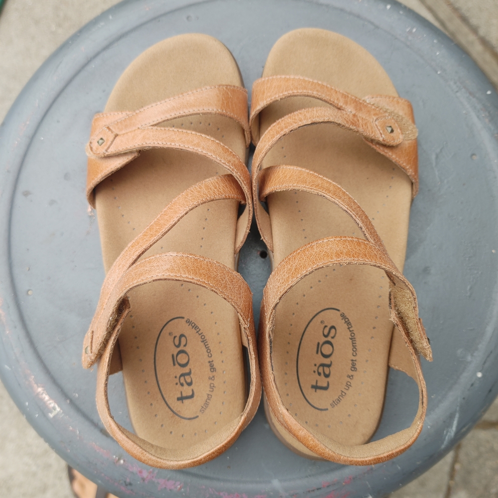 Taos Women’s Tan Leather Strappy Sandals